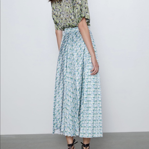 Zara floral pleated skirt - Picture 5 of 8